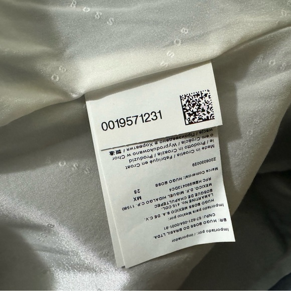 Boss brand new gray business suit. - Picture 2 of 8